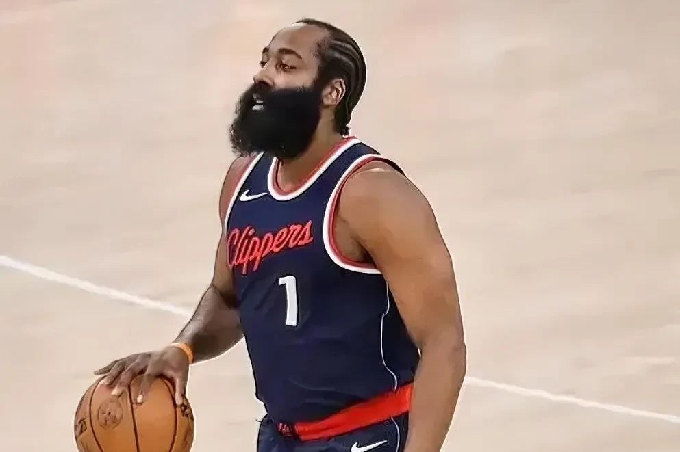 Leyu-巴塞罗那教练压力巨大！，哈登遭遇十五持续失利赛场气氛高涨-Leyu